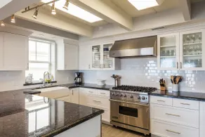 💛💛💛 Beach Front Modern Bungalow! 💛💛💛 - Image 4