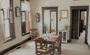 Historic 1909 Downtown Apartment w/Café next door! - Image 3