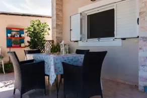 NIA'S HOUSE - Image 5