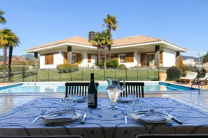 Cozy house with large garden and pool. - Image 3
