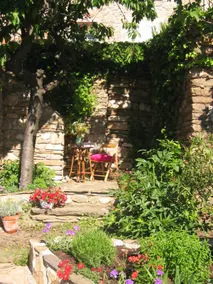 Style, comfort & coziness in quiet French hamlet - Image 4