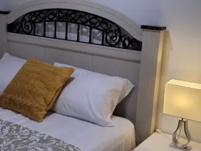 Luxury one bedroom in a modern basement - Image 2