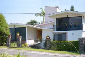Zaba House, very spacious and cozy. - Image 3