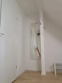 Top renovated air-conditioned apartment in the attic - Image 2