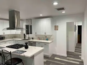 Beautiful 4 bedroom 2 bathroom house - Image 3