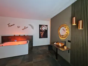 C rystal Luxury Suite, Whirlpool & finn. Sauna - Image 5