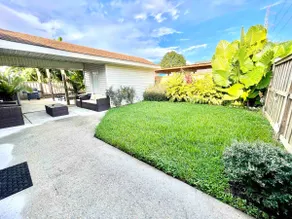 Private home w/ 11 beds, gameroom, backyard oasis - Image 2