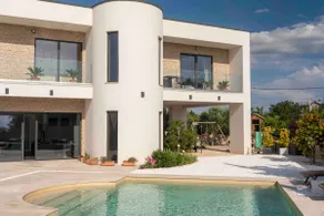 Villa Elani - Stylish And Modern 6B Seaview Villa - Image 3