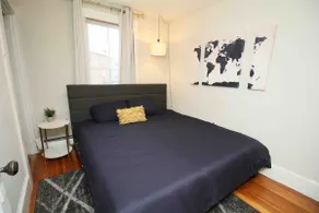 Charming Downtown Gem. 2 minutes to Salem. Workspace Included - Image 5