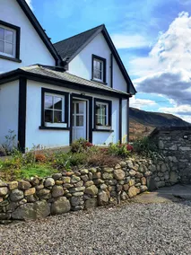 Relaxing retreat - steps from lakes & trails - Image 5
