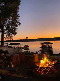 Spacious Lakefront | 5 King Beds + Hot Tub & Sauna - Image 2