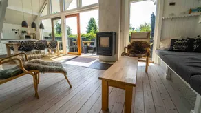 Beautiful cottage with wooden terraces and fantastic light - Image 5