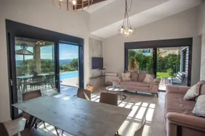 Family Villa · Infinity Pool · Walk to Beaches - Image 3