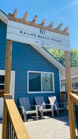 Bright & Blue Grand Beach beach house! - Image 3