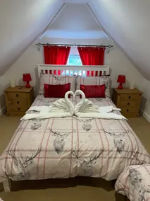 Stag Cottage New Forest Romantic Hideaway - Image 3