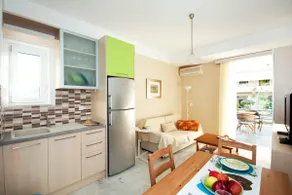 home 100m. from the sea & old town - Image 4