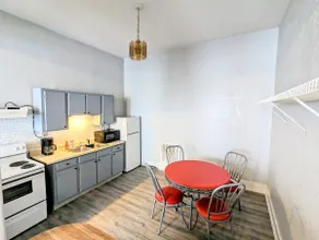 Spacious 3BR on the Square - Image 4