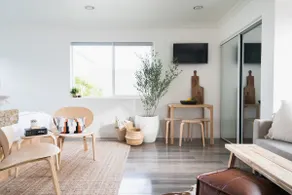 Designer Hollywood Space with Great Natural Light - Image 2