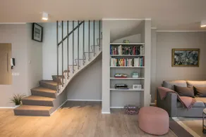 Penthouse Downtown with Free Parking - Image 3