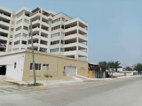 Spacious apartment with a pool in front of Playa Miramar - Image 5