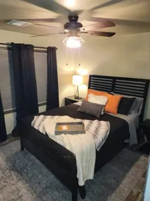 The Roadrunner Modern 2 Bed Fully Furnished Home. - Image 3