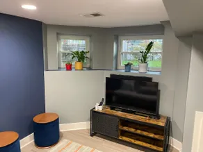 Remodeled, Modern, Spacious 1- Bedroom Garden Apt - Image 2