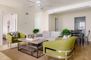 Stylish Katy Trail Connected Apartment - Image 2