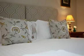 Huge converted barn in beautiful grounds - Image 4