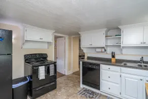 Beachside Retreat for 4 – Walk to Buckroe Beach! - Image 5