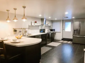 Midtown plush apartment - Image 2