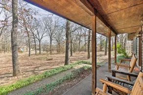 Hidden Oaks Log Cabin near Lake Arbuckle - Image 2