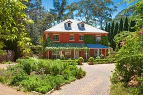Stunning Highlands Manor-Accommodates 2-12 people - Image 2