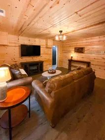 Cottage On Crooked Creek - Image 3