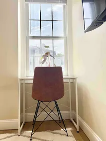 Cozy Guesthouse Near T-Station - Family Friendly - Image 5