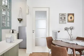 Luxury n Chic Athens Museum Apt - Image 5