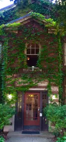 Upscale Urban Retreat 1 bedroom, ground Floor - Image 2