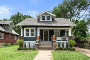 Modern Historic Bungalow- Walk to Brewery & Food - Image 2