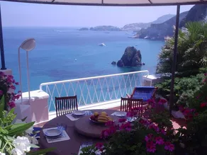Beautiful villa in Ponza by the sea - Image 2