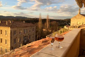 Apartamento inspirador en Barjac con vistas a la terraza sobre las montañas de Cevennes - Image 2