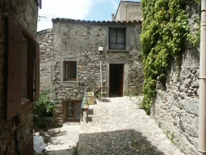 Apartment in historic village - Image 2