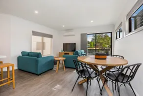 Apartments On High - 3 Bedroom - Image 5