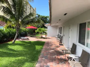 Beautifully Renovated Beachside Ocean Cabana - Image 5