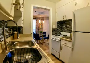 Dazzling Duplex, pets, private driveway, EVcharger - Image 5