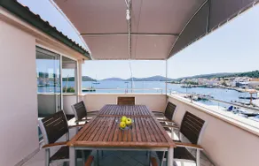 Superb main square residence - Image 2