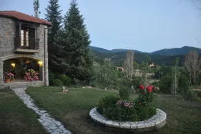 Kastraki - 6-room Stone House - Holiday Home - Image 2