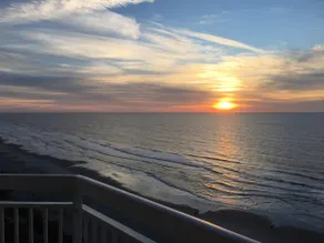 Paradise at the Beach, Complete View of Horizon - Image 3