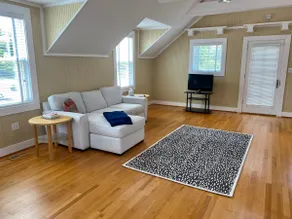 Sunny Guesthouse steps from Towson! - Image 5