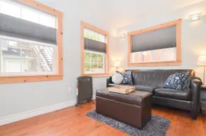 Seattle Mini Home with Hot Tub and Private Deck - Image 5
