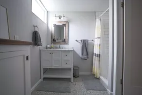 Downtown Haven Private Suite - Image 3