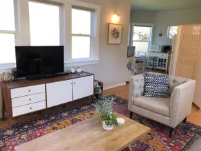 Charming Guest House - One block from Downtown! - Image 5